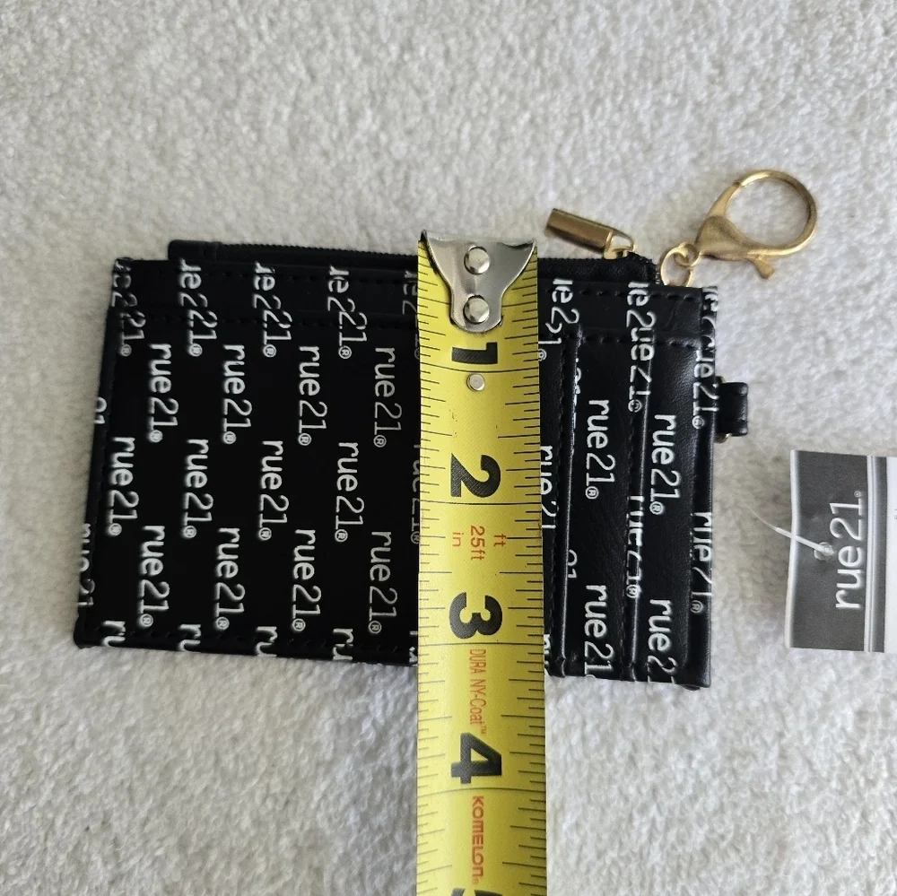 Rue21 Black and White Card Holder with Gold Keychain
